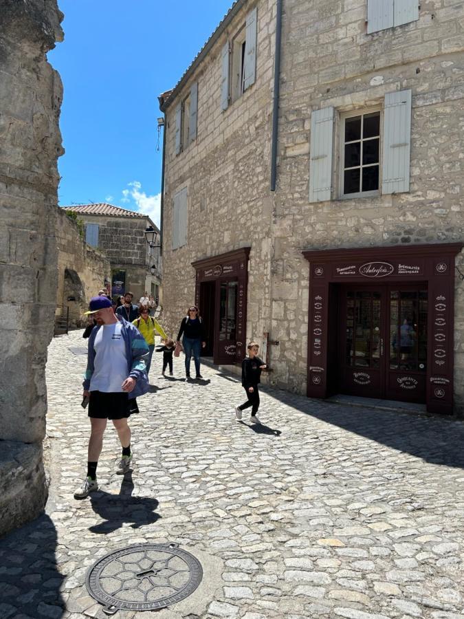 Вілла Au Coeur Des Baux Екстер'єр фото