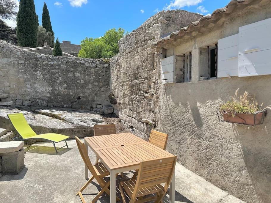 Вілла Au Coeur Des Baux Екстер'єр фото